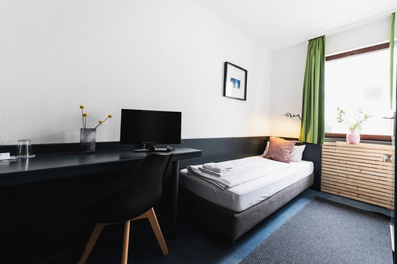 City Hotel Fellbach 24H Check-In Экстерьер фото