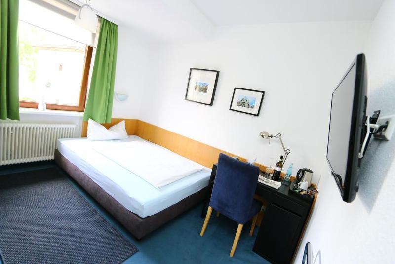 City Hotel Fellbach 24H Check-In Экстерьер фото