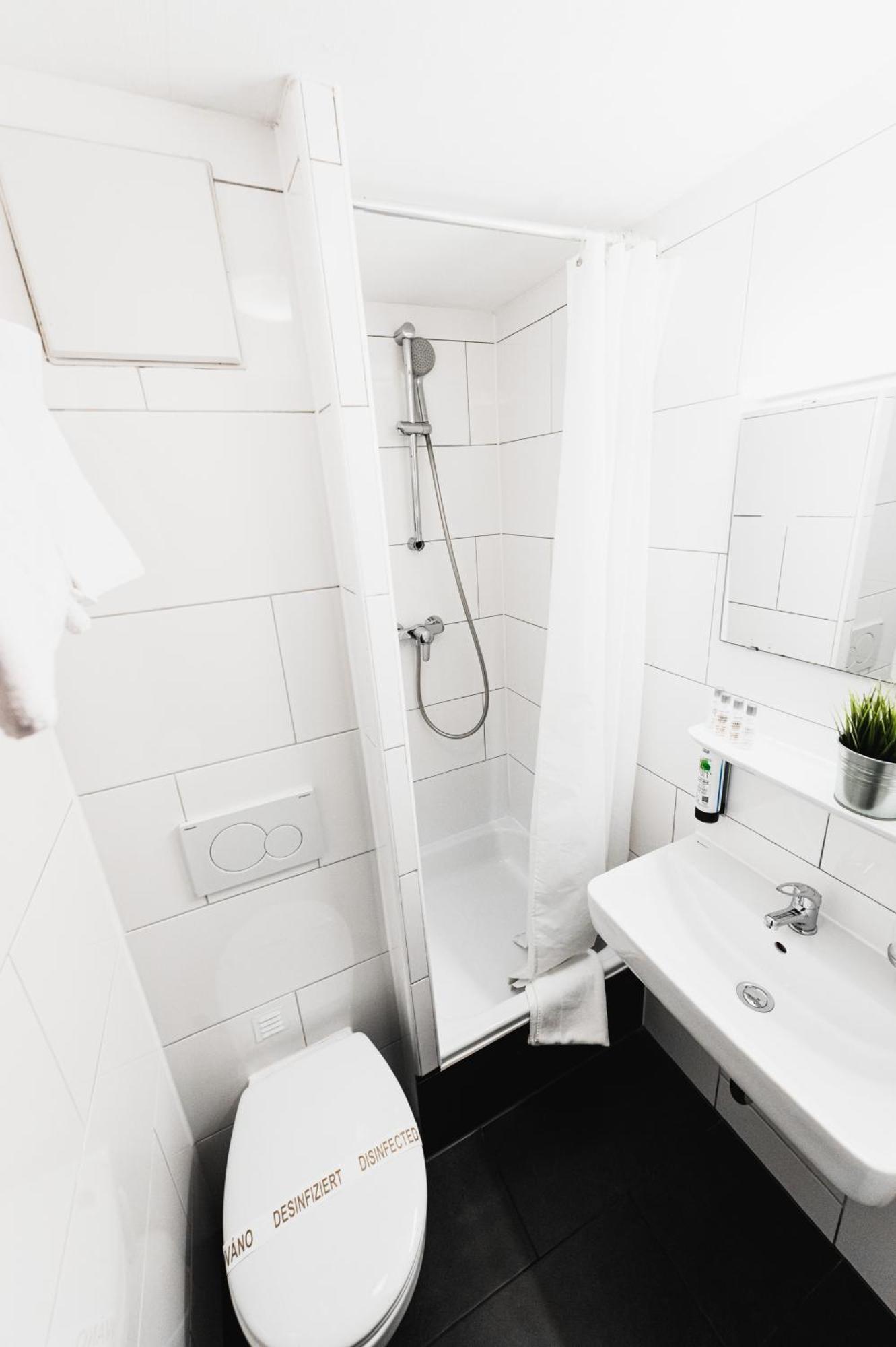 City Hotel Fellbach 24H Check-In Экстерьер фото