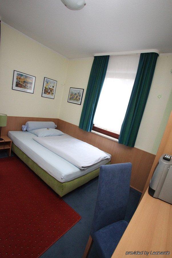 City Hotel Fellbach 24H Check-In Экстерьер фото