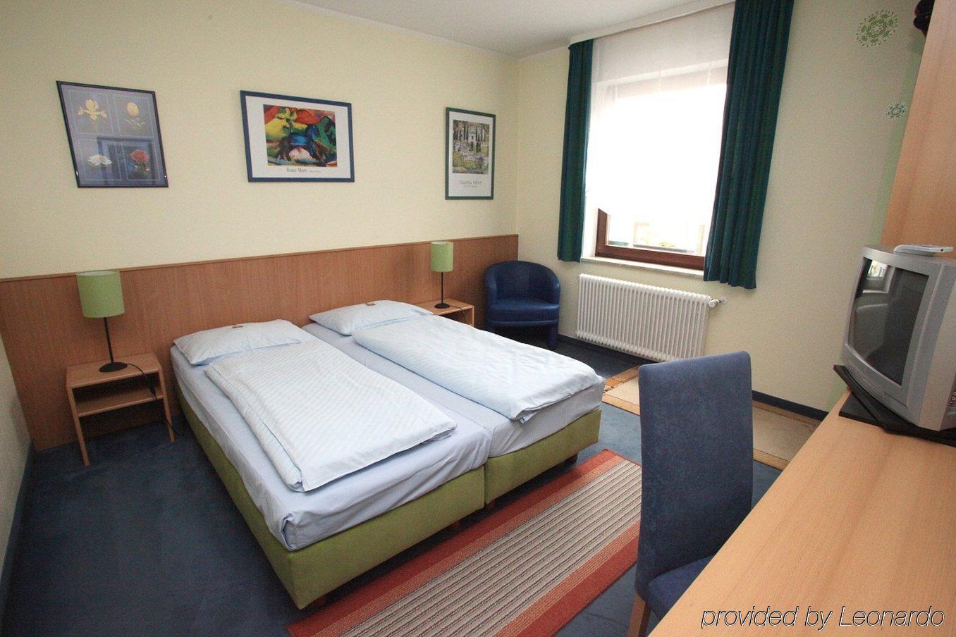 City Hotel Fellbach 24H Check-In Экстерьер фото